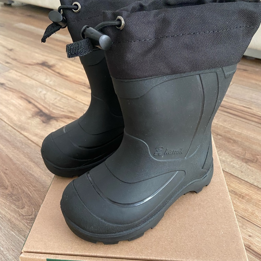 Kamik Snobuster 1 Black Winter Boots NWOT